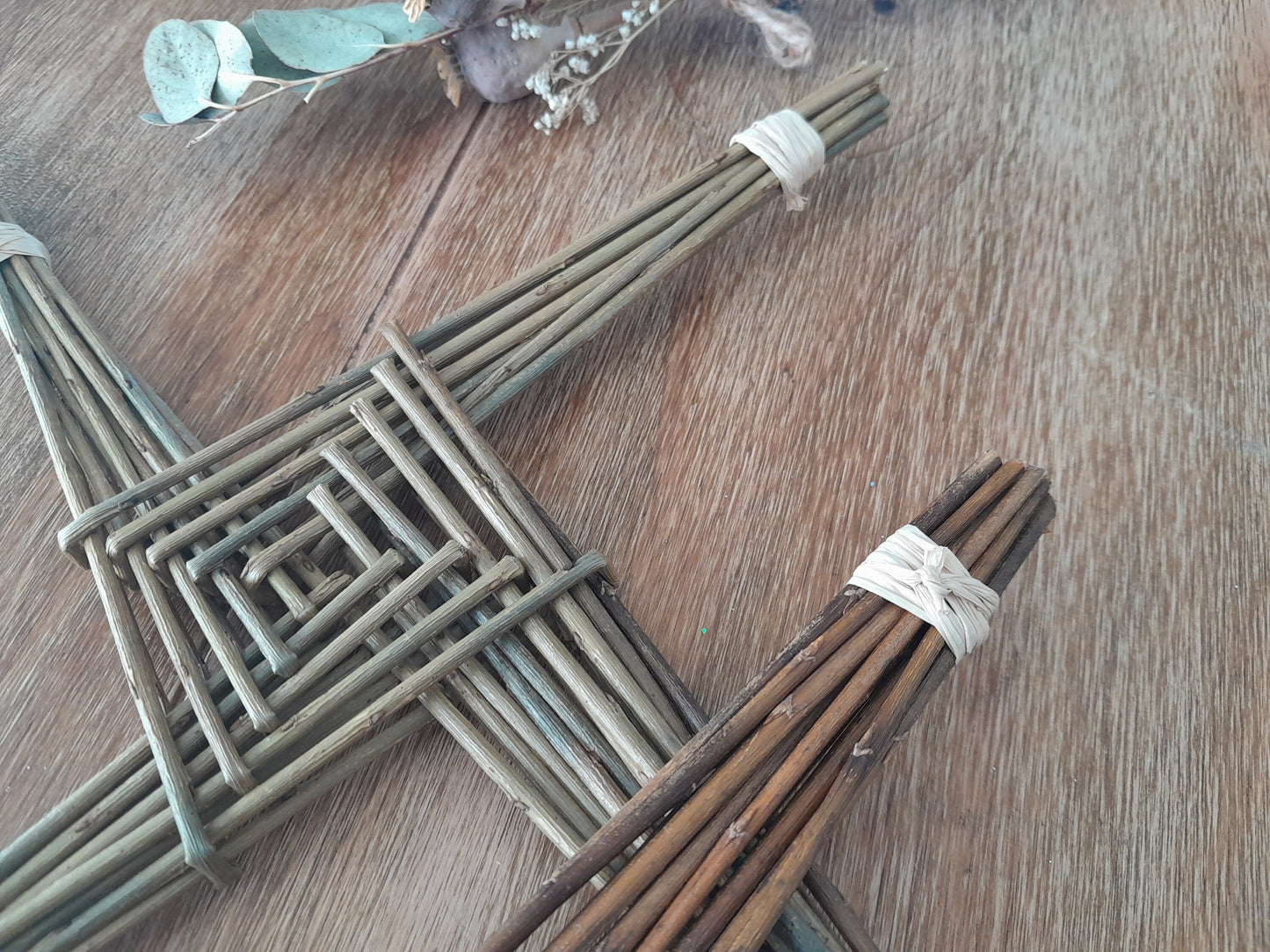 Willow St Brigid cross