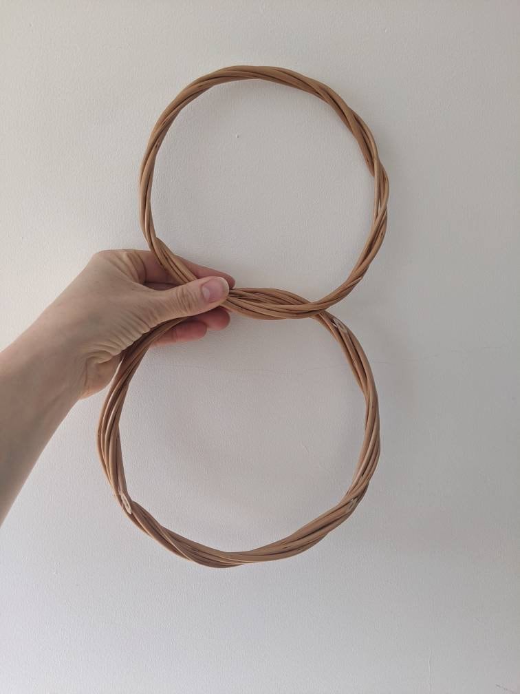 Thin willow hoops made from natural stripped willow. Buff wreaths for craft, wedding décor, flower girl hoops. 10, 15, 20, 30, 40cm diameter