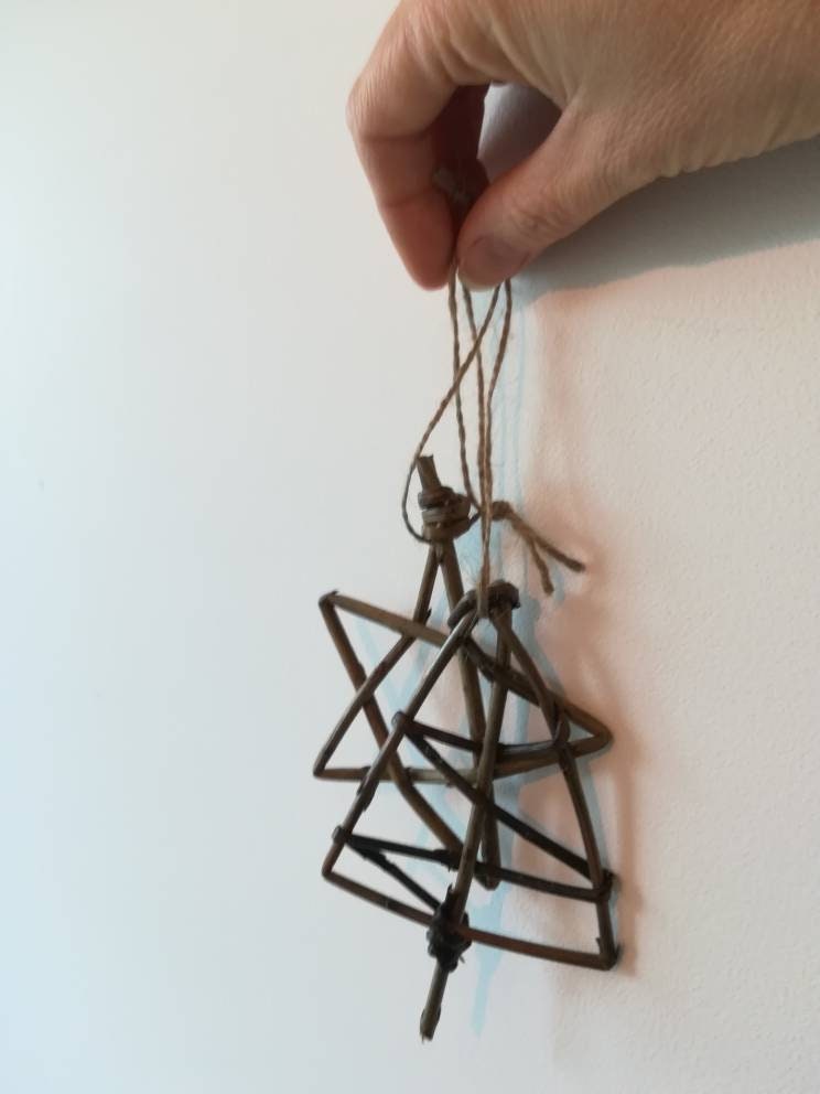 Willow Christmas Gift Toppers: Rustic Star and Tree Ornaments