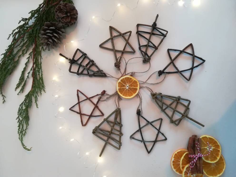 Willow Christmas Gift Toppers: Rustic Star and Tree Ornaments