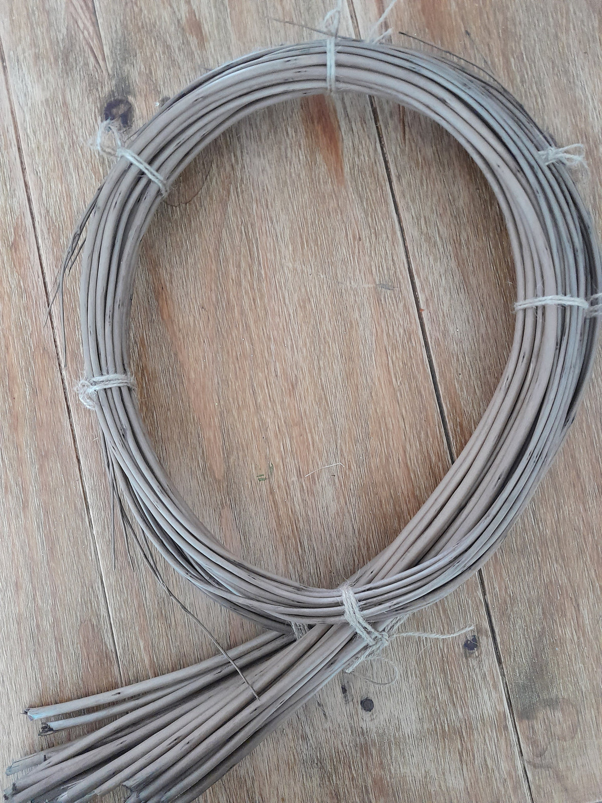 Willow rods for weaving and crafts. Natural brown, buff or white willow. Basketry willow. Black Maul 24 x 4'-5' willow rods. Willow withies