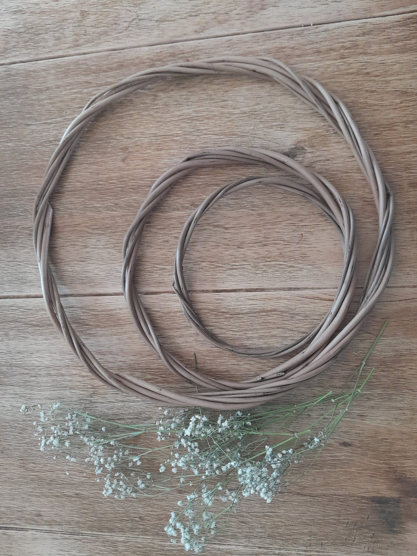 Thin Willow Hoop, Natural Buff Noir Willow, Plain Wreath for Craft, DIY Wedding Décor, Door Wreath, Flower Girl Hoops. 15, 20, 30 or 40cm