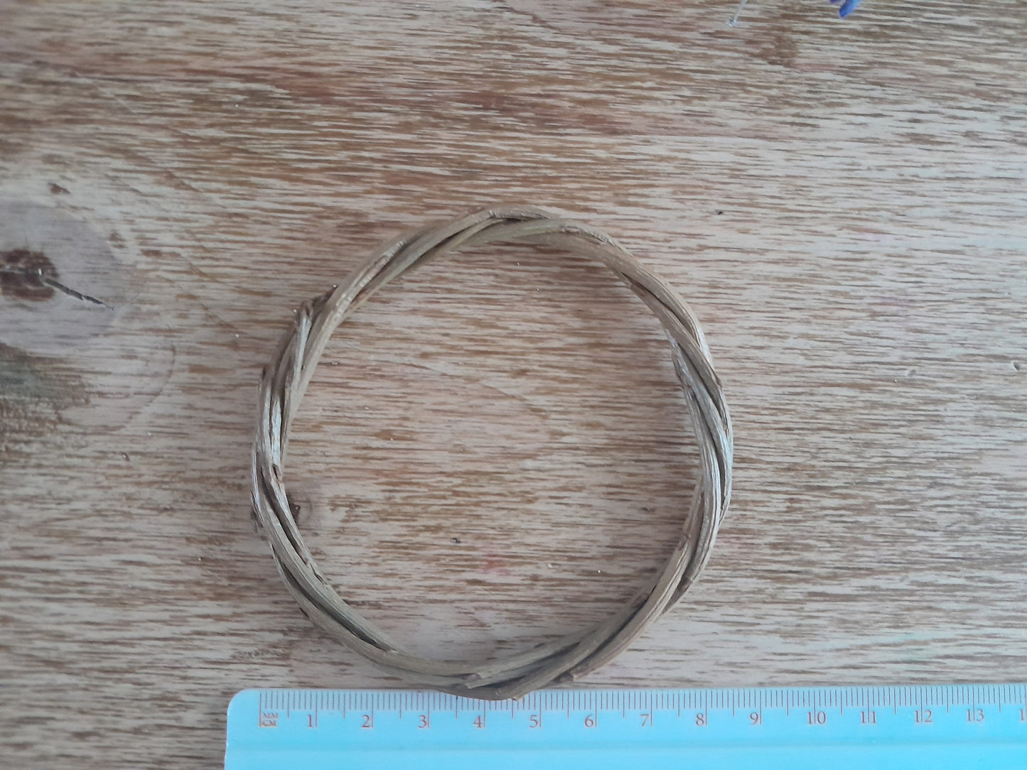 Set of 5 tiny willow hoops for craft and floristry. Mini wreaths for dried flower hoops, wedding favours, dreamcatchers etc. 8cm diameter.