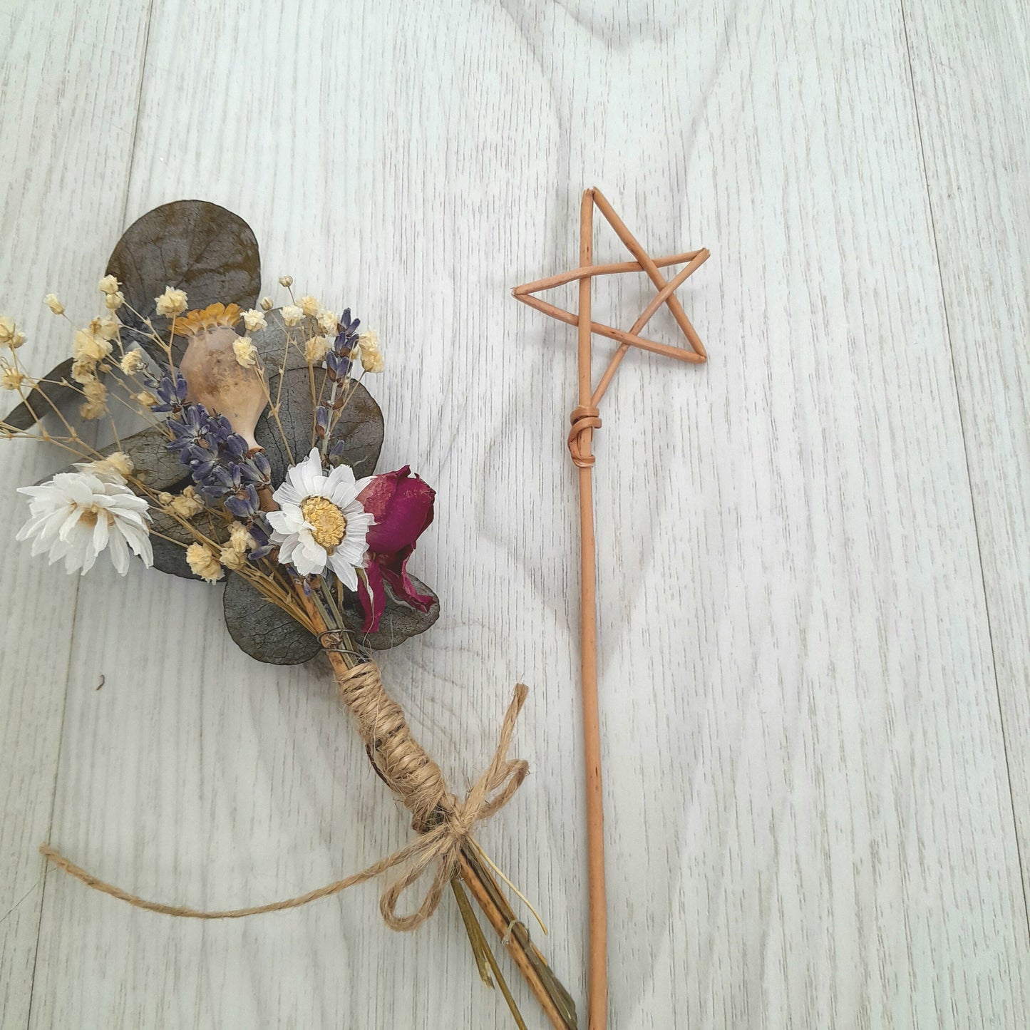 Small willow star wands for craft set of 5, for bouquet, flower arrangement, gift topper, place setting, eco-friendly letterbox gift for Mum