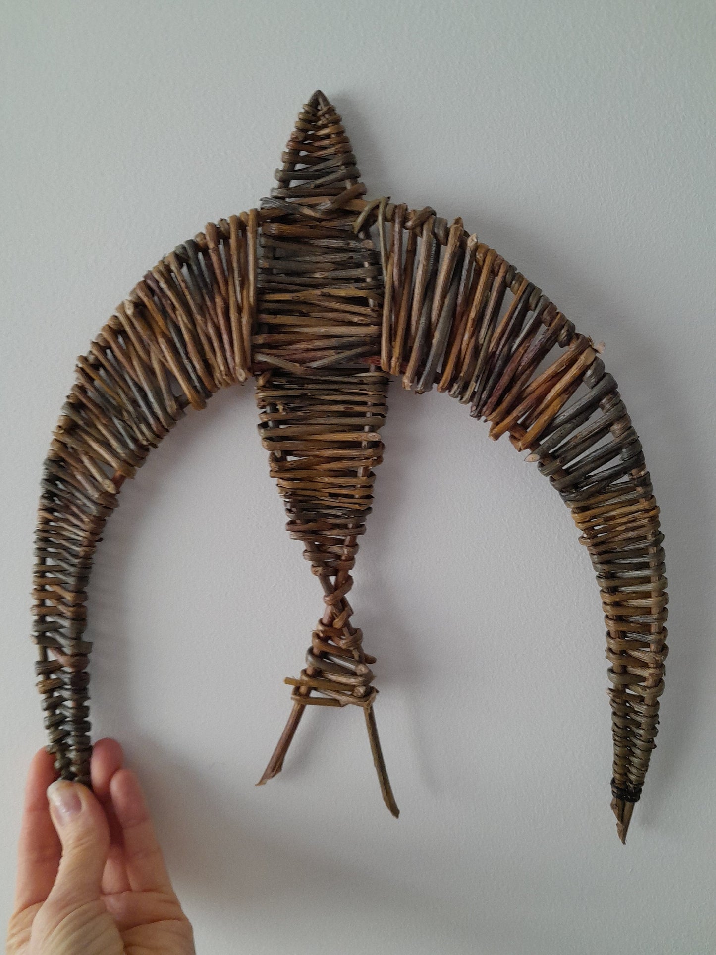 Handcrafted Willow Swallow Wall Decor: Eco-Friendly Bird Art