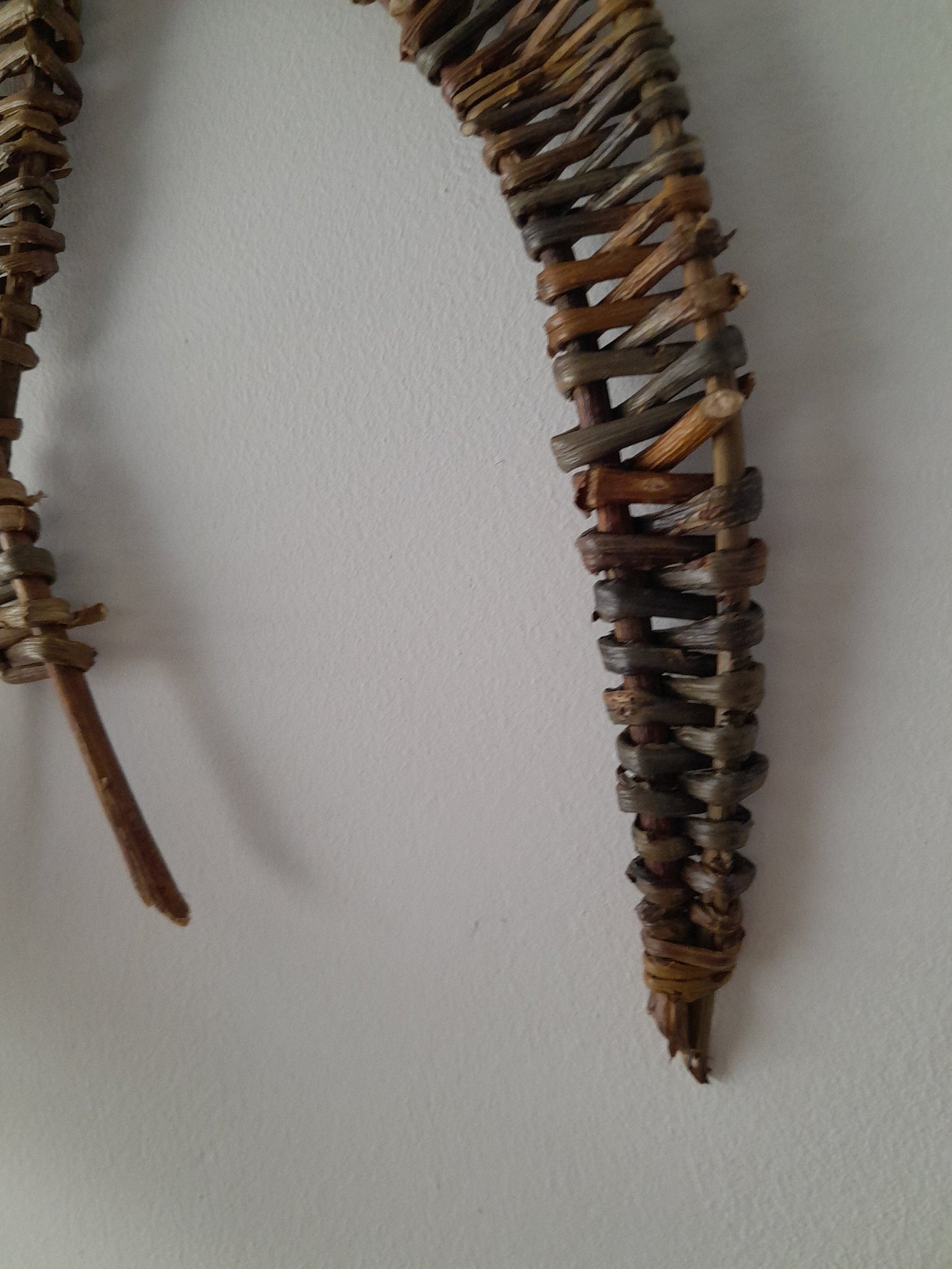 Handcrafted Willow Swallow Wall Decor: Eco-Friendly Bird Art