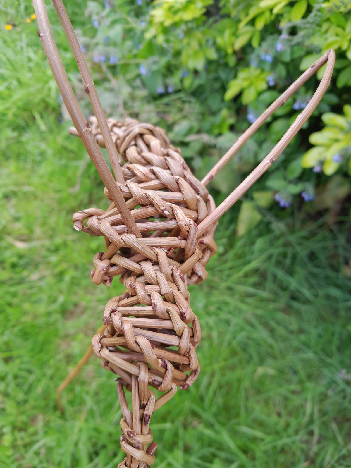 Willow Hummingbird, Eco-friendly Garden Art. Natural Hanging or Border Decoration Gift for Bird Lovers. Sustainable Plant support, Pot Pal
