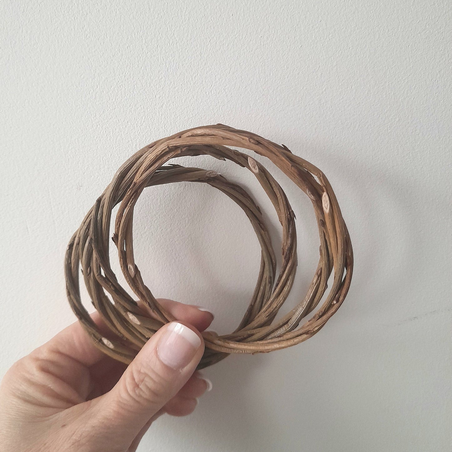 Set of 5 tiny willow hoops for craft and floristry. Mini wreaths for dried flower hoops, wedding favours, dreamcatchers etc. 8cm diameter.