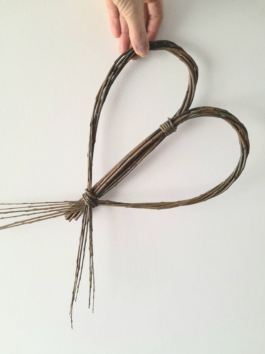 Small Willow Heart, Natural Brown Willow Heart for Door or Wall Hanging. Sustainable Wall Art for Garden or Bedroom, 5th Anniversary Gift