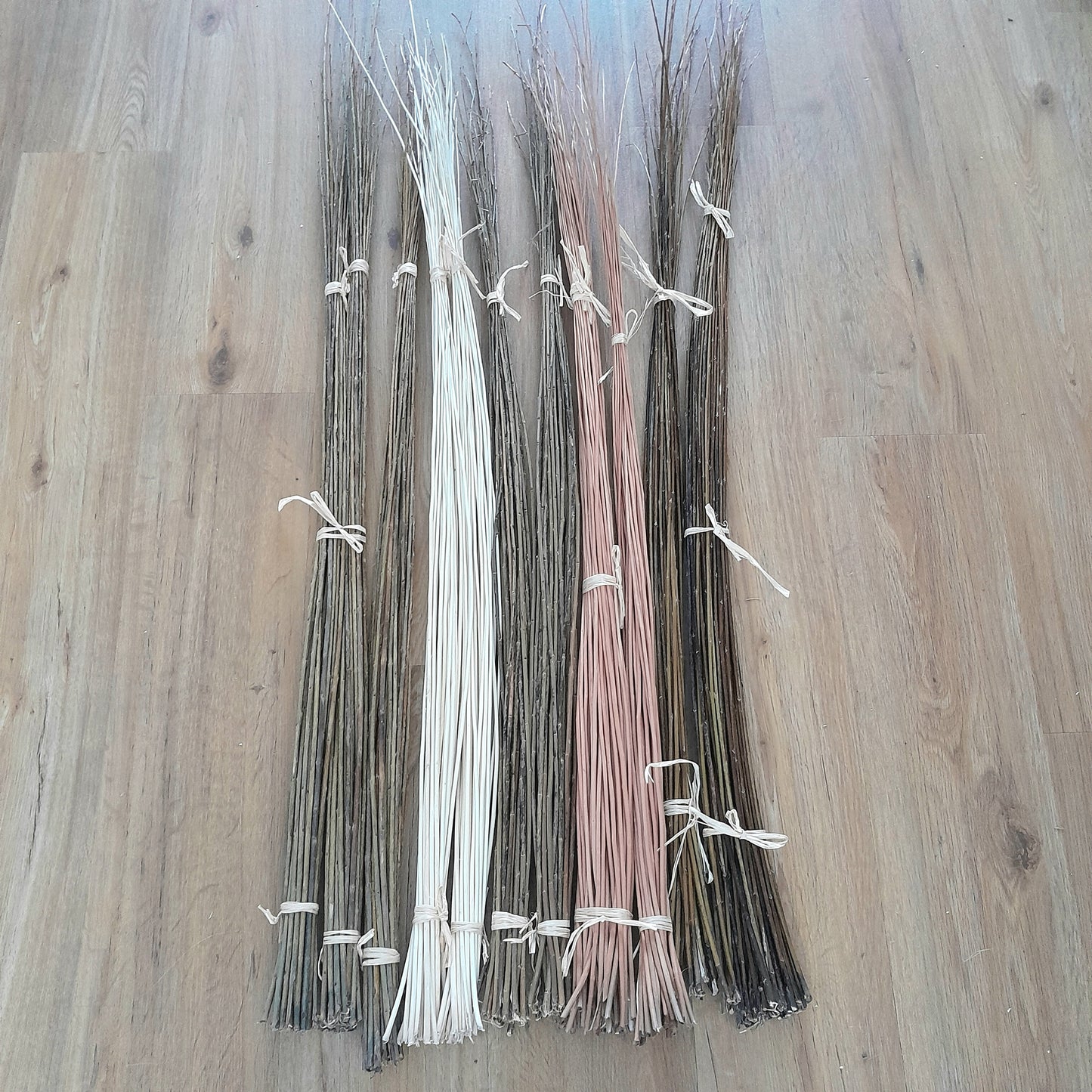 Straight Willow Rods for Weaving and Crafts. Natural Brown, Buff or White Willow. 3 Foot Basketry Willow. 25 x 2'-3' 60-90cm Willow Withies.