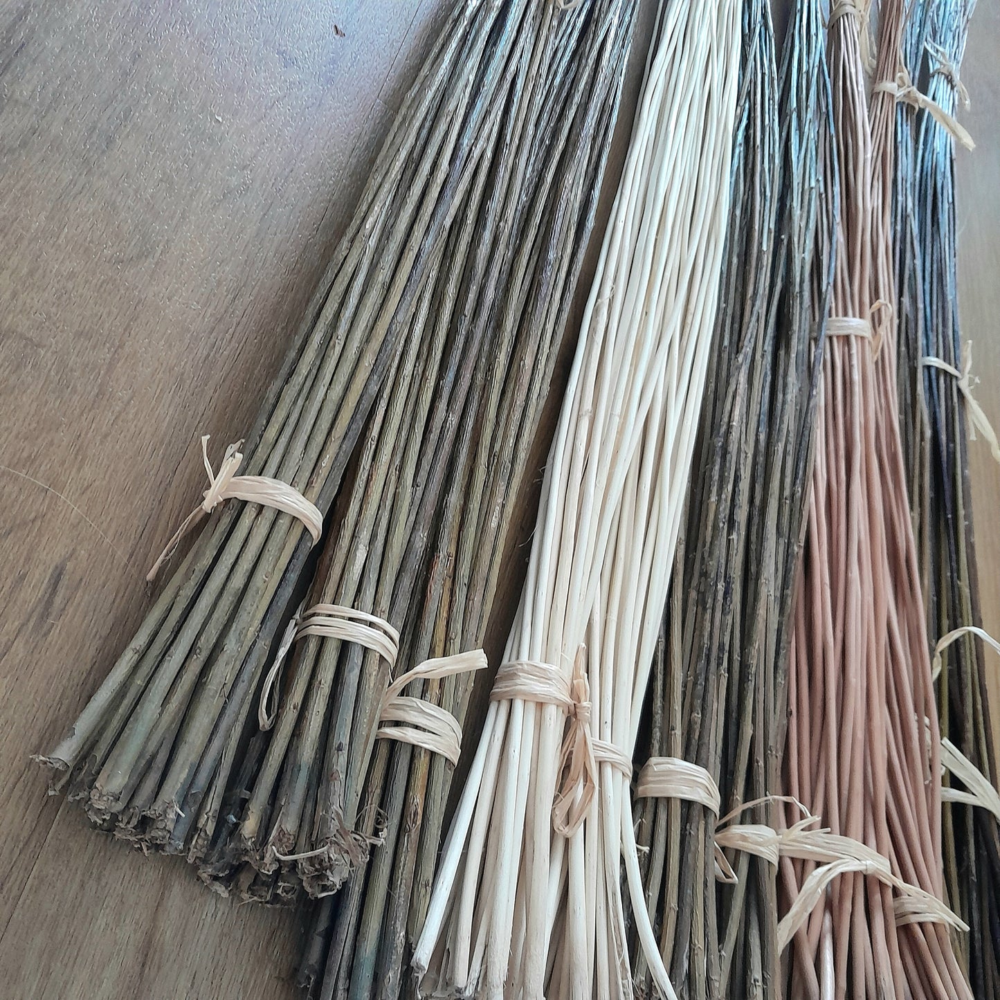 Straight Willow Rods for Weaving and Crafts. Natural Brown, Buff or White Willow. 3 Foot Basketry Willow. 25 x 2'-3' 60-90cm Willow Withies.