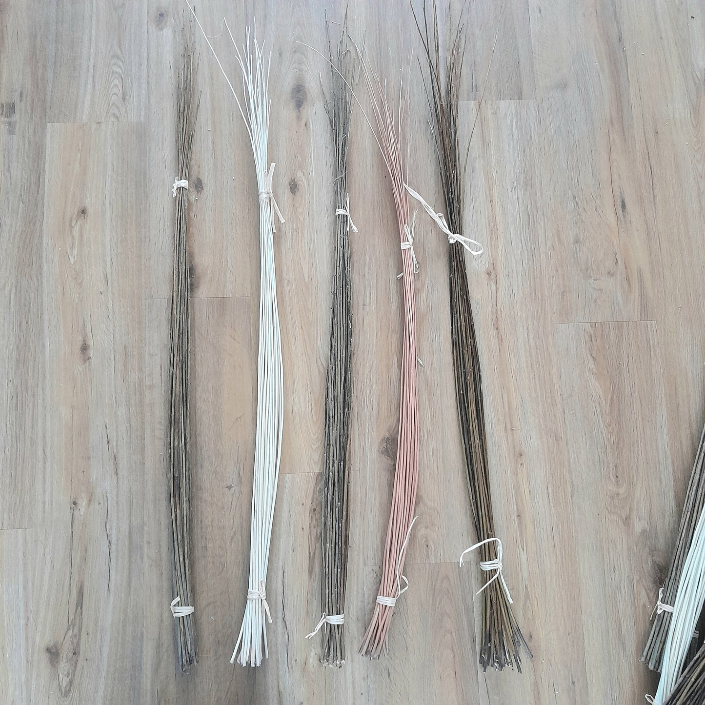Straight Willow Rods for Weaving and Crafts. Natural Brown, Buff or White Willow. 3 Foot Basketry Willow. 25 x 2'-3' 60-90cm Willow Withies.
