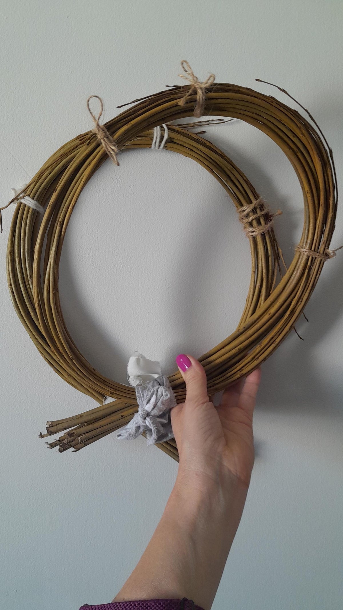 Willow rods for weaving and crafts. Natural brown, buff or white willow. Basketry willow. Black Maul 24 x 4'-5' willow rods. Willow withies