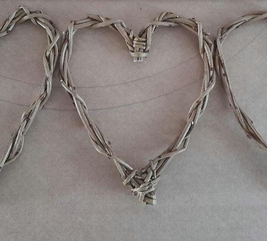 Small Willow Heart, 9 inch
