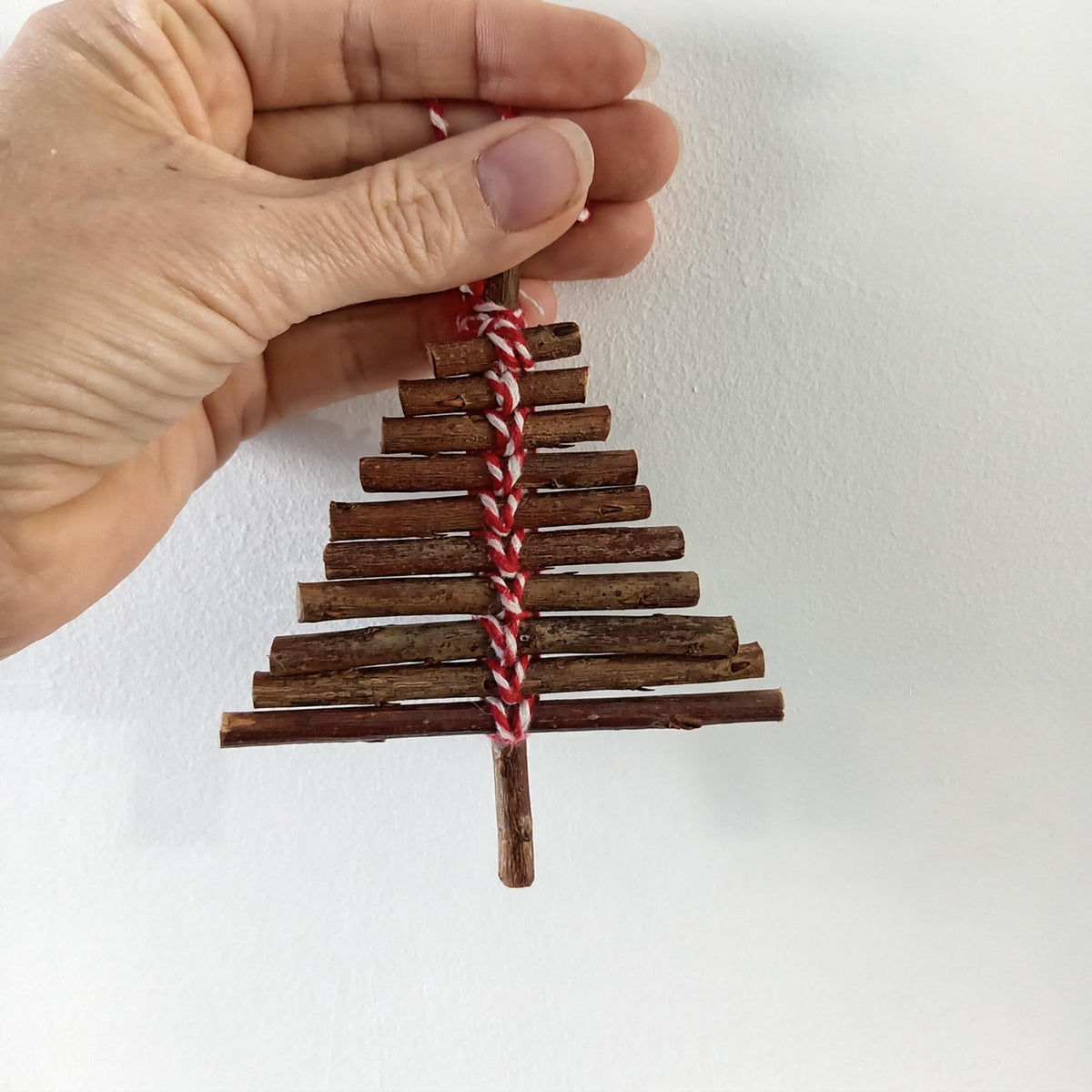Willow Stick Christmas Tree Craft Kit: DIY Eco-Friendly Decoration