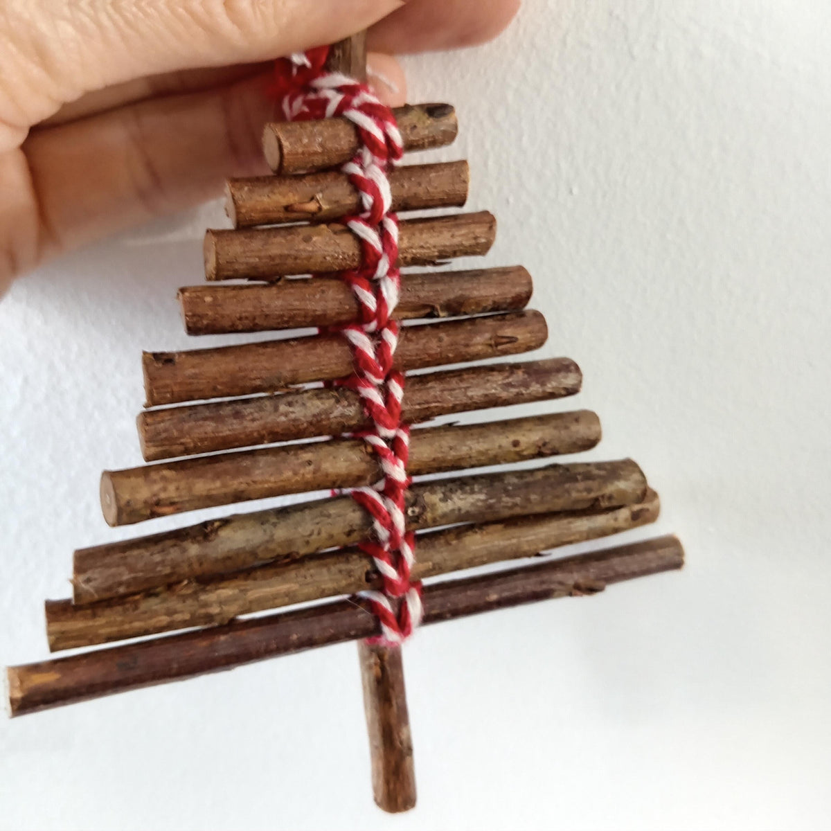 Willow Stick Christmas Tree Craft Kit: DIY Eco-Friendly Decoration