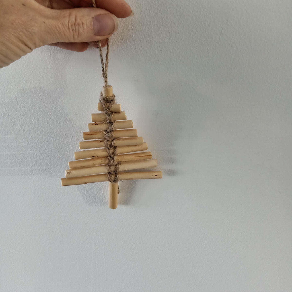 Willow Stick Christmas Tree Craft Kit: DIY Eco-Friendly Decoration